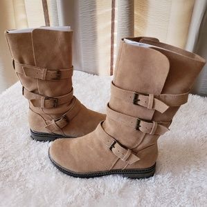 American Eagle Suede Boots